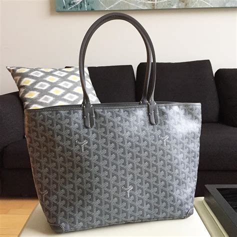 goyard bag cost